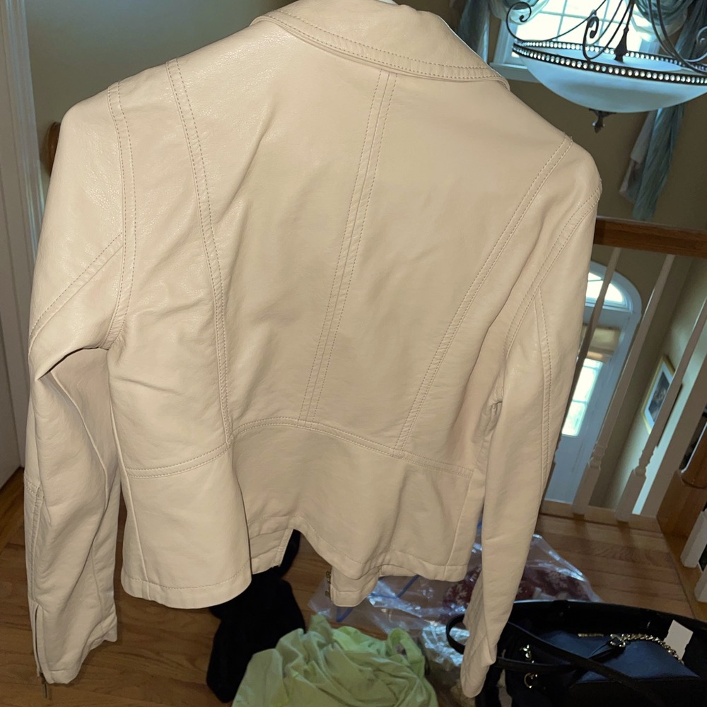 Jenifer Lopez leather tan jacket size small only worn once